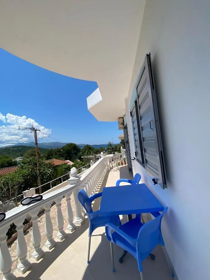 Vila Leo كساميل