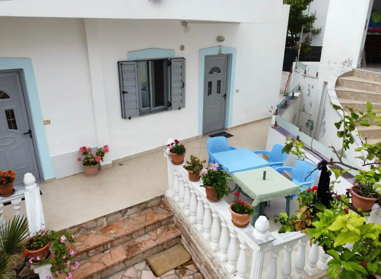 Vila Leo كساميل