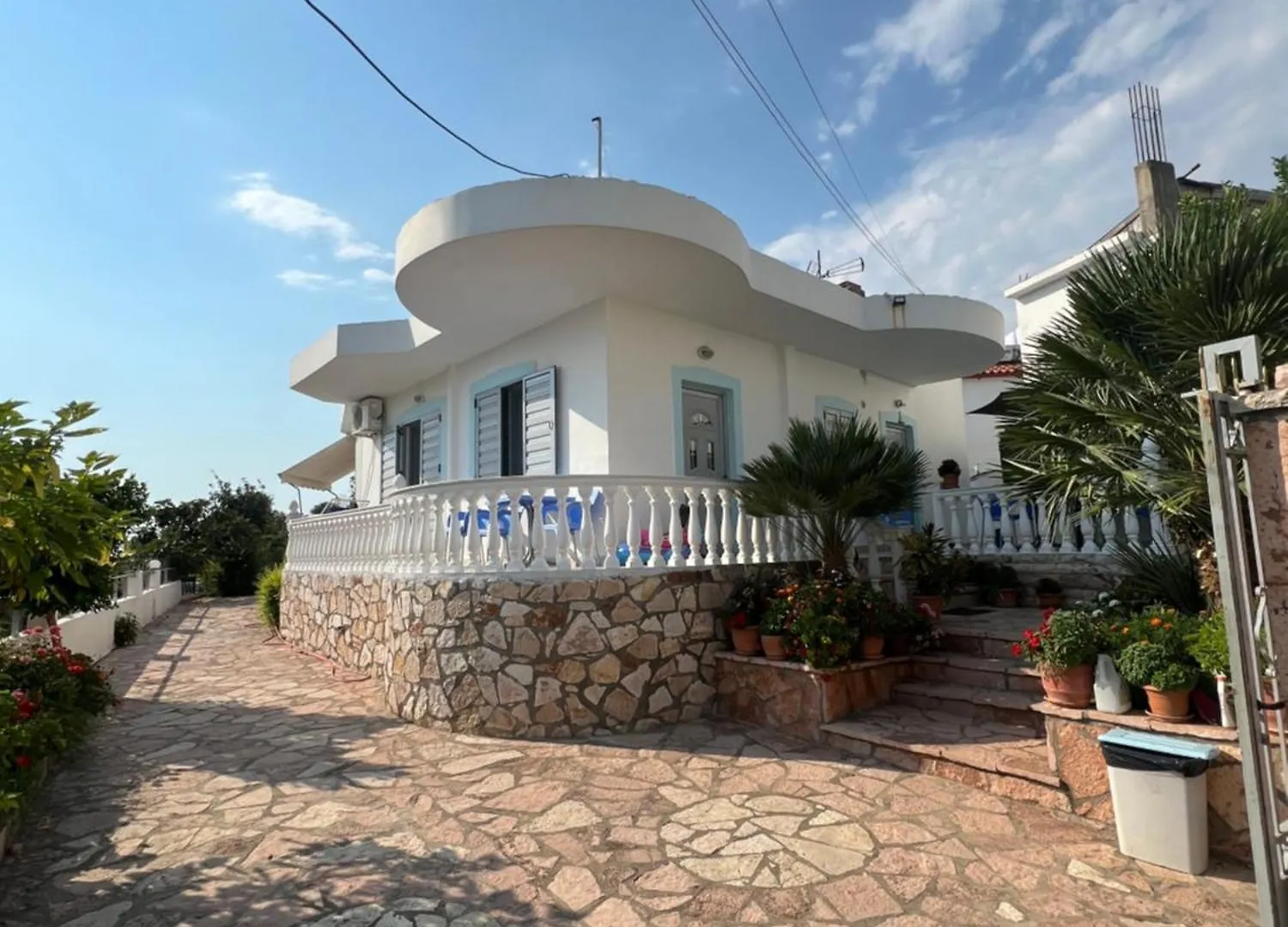 Vila Leo كساميل